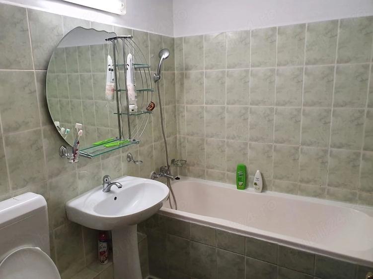 Apartament cu 3 camere decomandat în Dristor