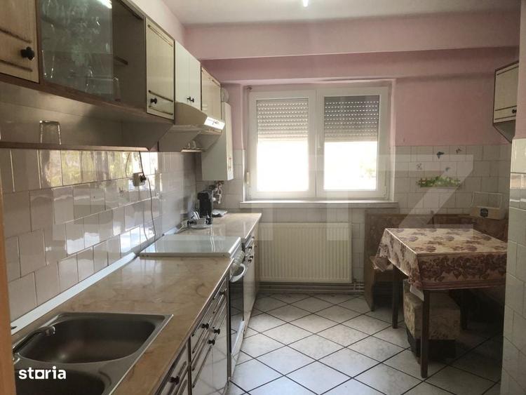 Apartament cu 3 camere decomandat în Central