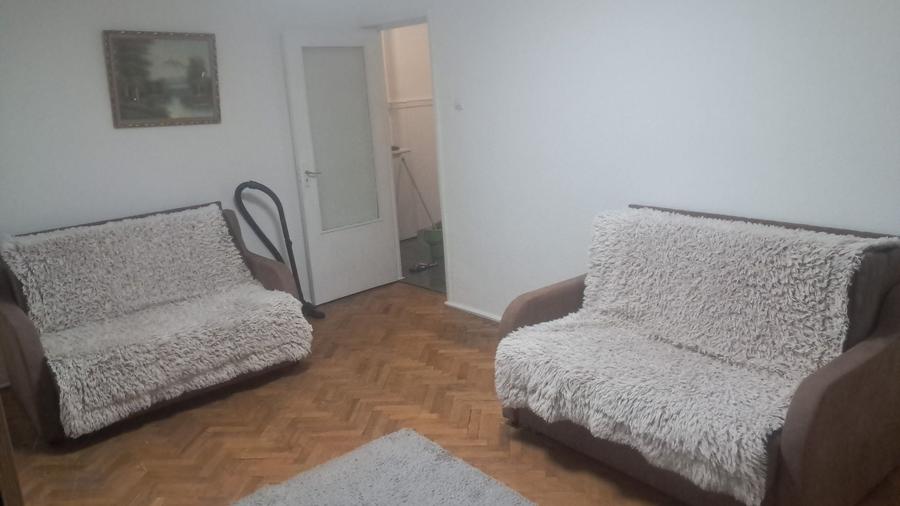Apartament cu 2 camere decomandat în Nicolina