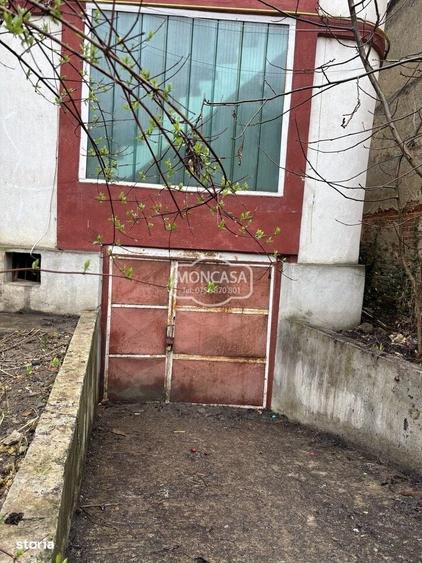 Casă cu 4 camere cu Teren 300 Mp în Central