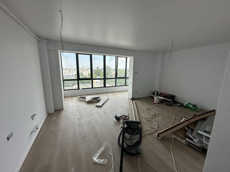 Apartament cu 3 camere decomandat în Exterior Vest