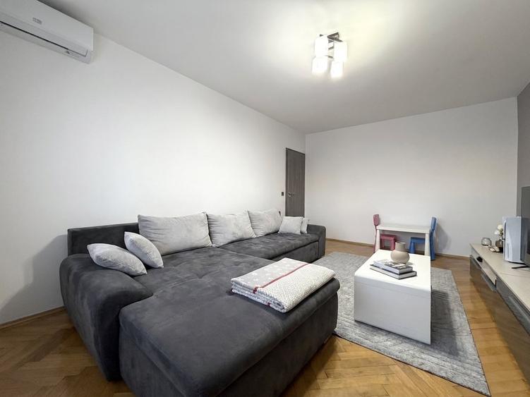 Apartament cu 3 camere decomandat, mobilat în Lipovei