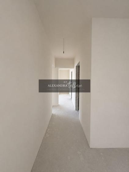 Apartament cu 3 camere semidecomandat în Florești