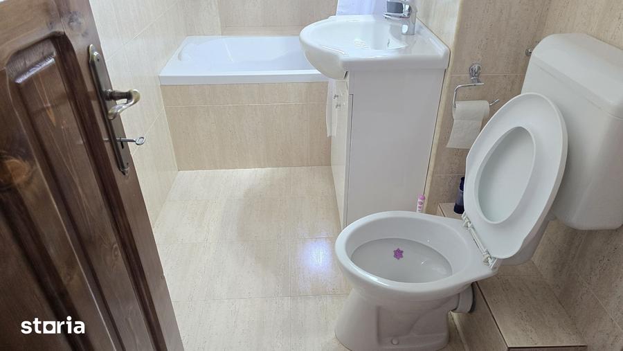 Garsonieră decomandată în Pietroasa