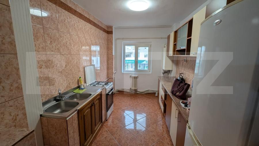 Apartament cu 3 camere decomandat, mobilat în Cetate — fotografia 1