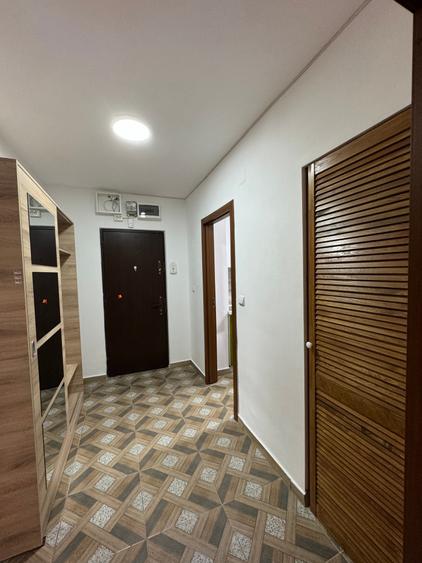 Apartament cu 3 camere decomandat în Domenii