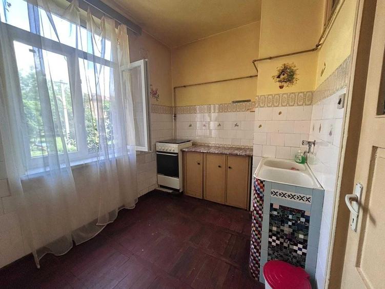 Apartament cu 2 camere decomandat în Petros