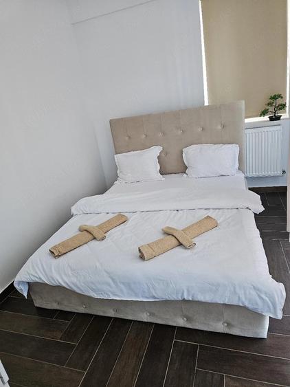 Apartament cu 3 camere semidecomandat în Nord