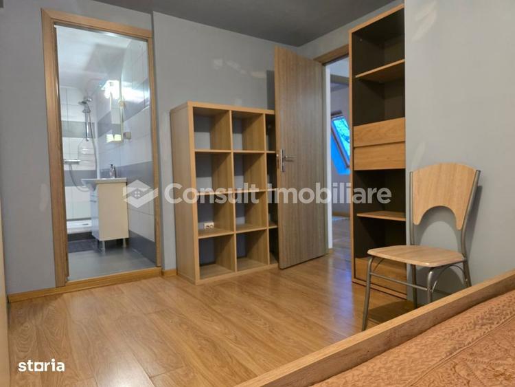 Apartament cu 3 camere semidecomandat în Central — fotografia 1