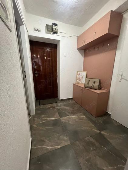 Apartament cu 2 camere semidecomandat în Moroasa 1