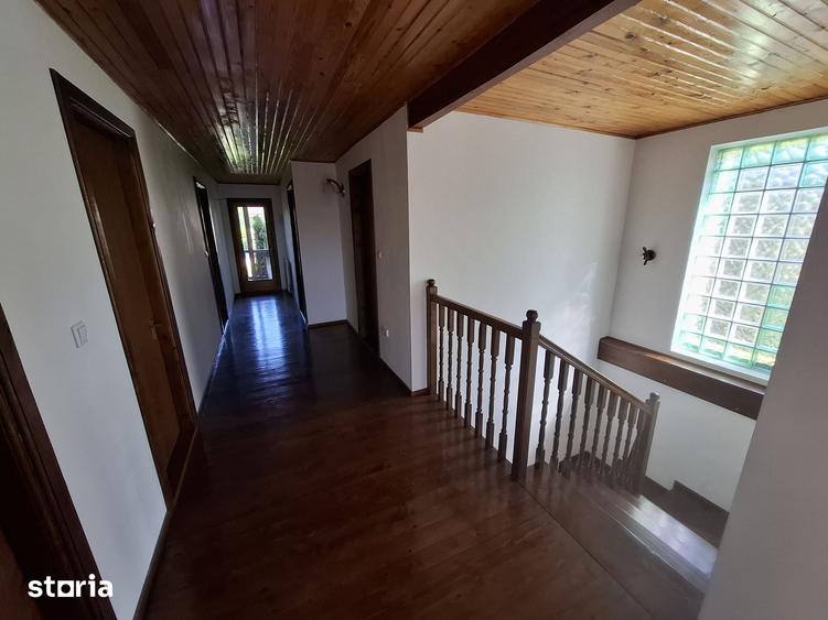 Casă cu 6 camere cu Teren 1200 Mp în Drăgănești