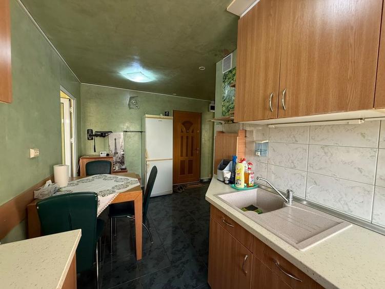 Apartament cu 2 camere decomandat, mobilat în Triaj