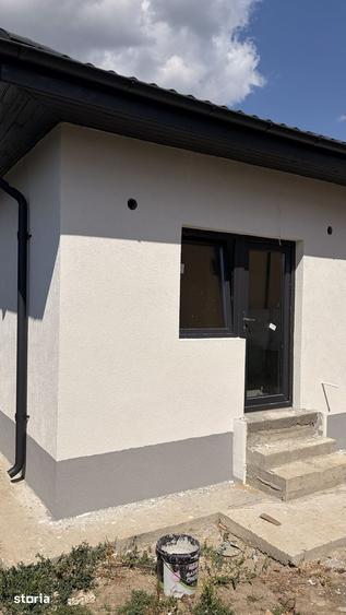 Casă cu 3 camere cu Teren 300 Mp în Central