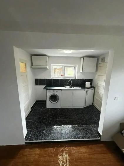 Casă cu 2 camere cu Teren 2700 Mp în Mica