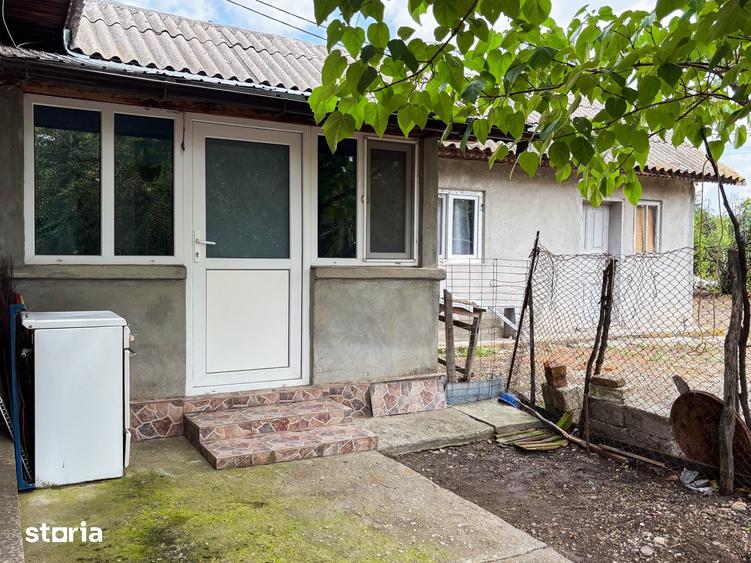 Casă cu 6 camere cu Teren 1247 Mp în Frăsinet