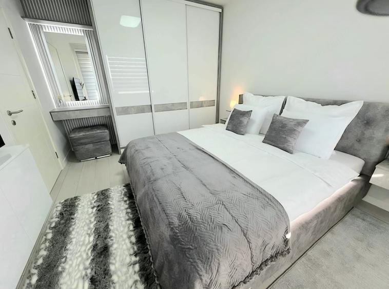 Apartament cu 2 camere decomandat în Tomis Plus