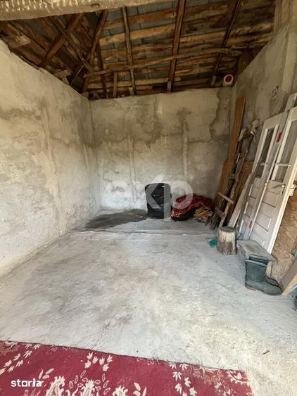Casă cu 2 camere cu Teren 668 Mp în Petrești