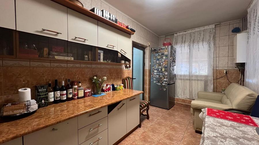 Casă individuală cu 6 camere cu Canalizare în Exterior Vest