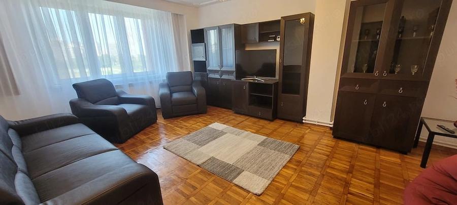 Apartament cu 3 camere decomandat în Gara