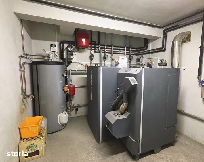 Casă cu 5 camere cu Teren 2867 Mp în Păunești