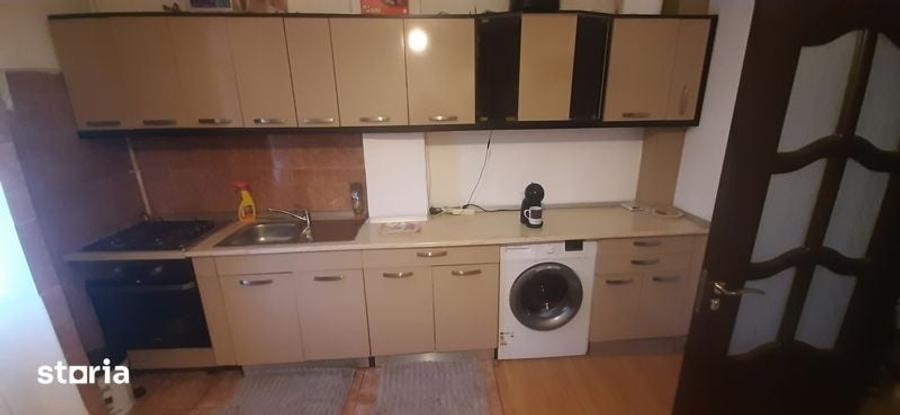 Apartament cu 3 camere în Teasc