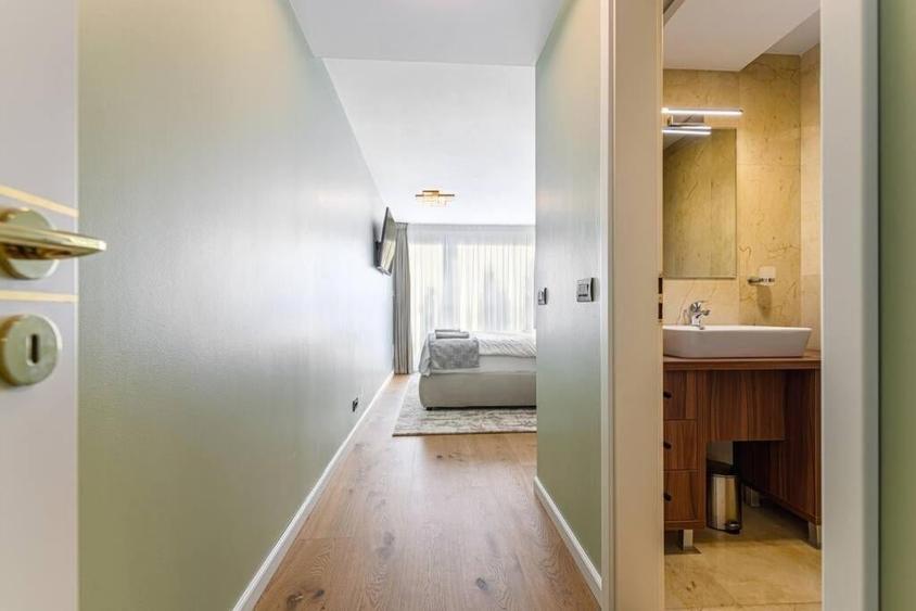 Apartament cu 3 camere decomandat, mobilat în Poiana Brașov