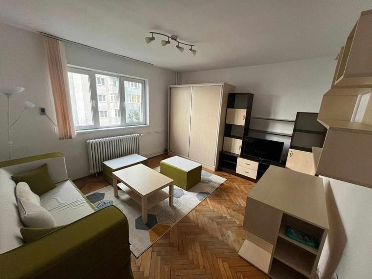 Apartament cu 2 camere decomandat în Florești