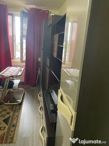 Garsonieră decomandată în Central