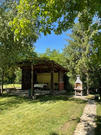Casă individuală cu 4 camere cu Teren 2000 Mp în Măgura