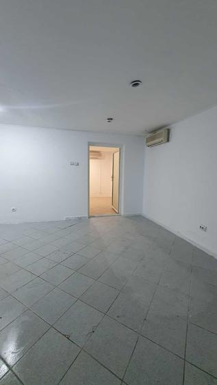 Spațiu comercial, de 65 mp, în Periș