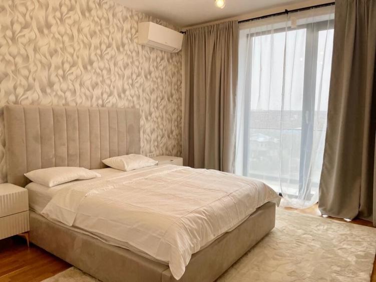 Apartament cu 4 camere decomandat în Băneasa