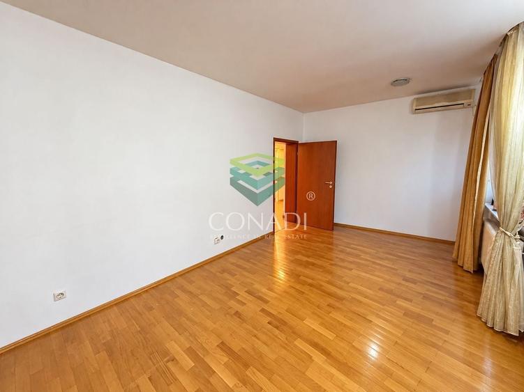 Apartament cu 3 camere semidecomandat în Vatra Luminoasă
