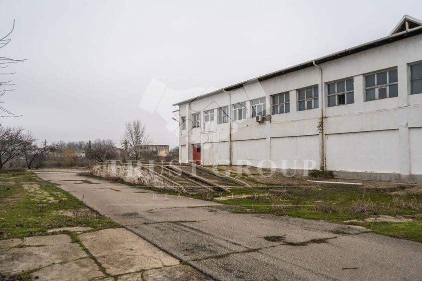Spațiu industrial, de 1,000 mp, în Central