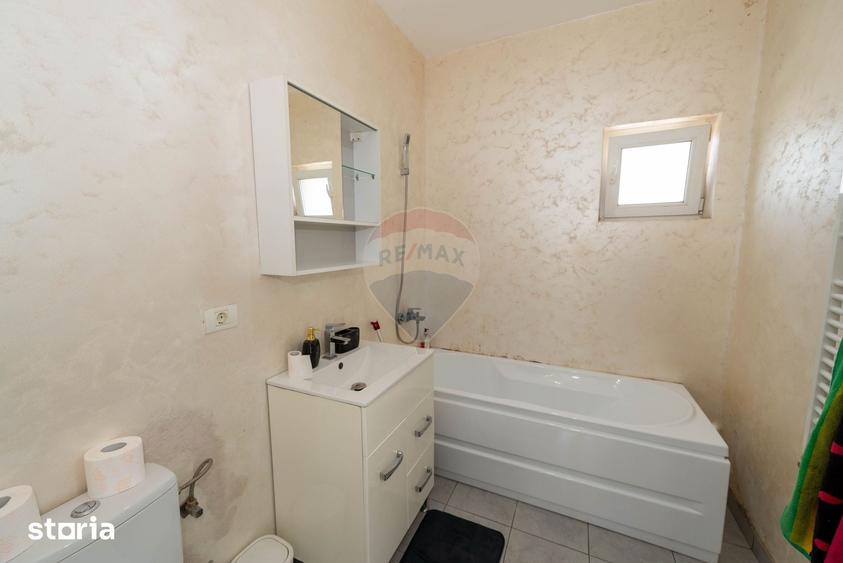 Casă cu 3 camere cu Teren 377 Mp în Brănești