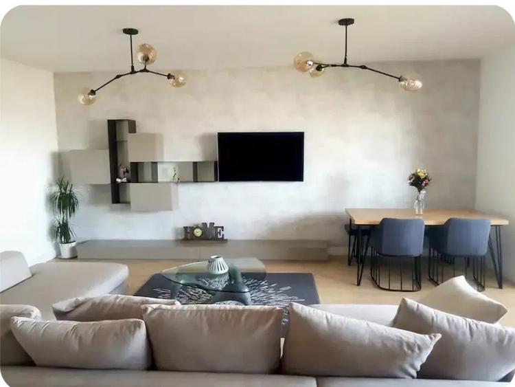 Apartament cu 3 camere semidecomandat, mobilat în Herăstrău