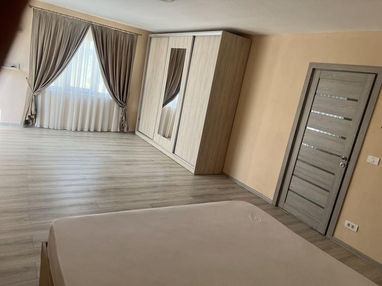 Casă cu 4 camere în Drăgești