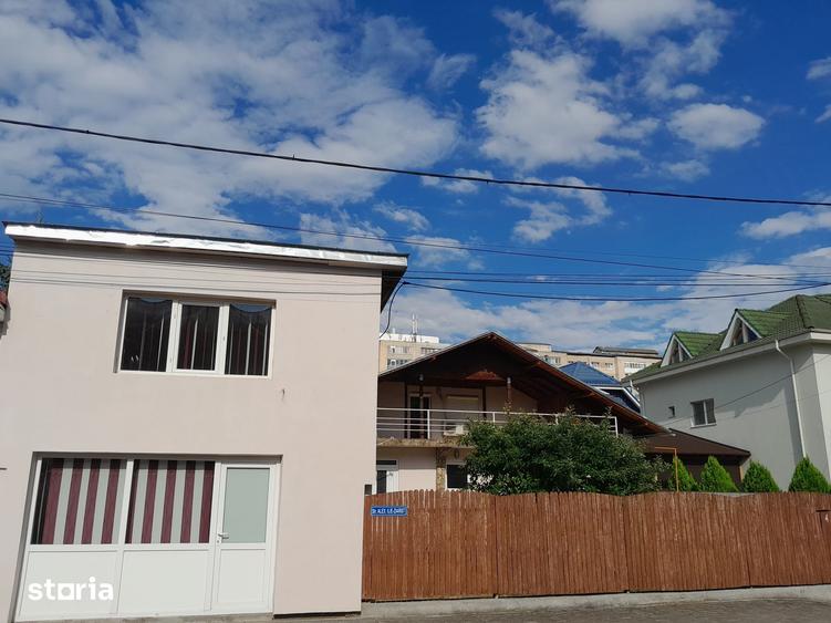 Casă cu 6 camere cu Teren 425 Mp în Micro 3