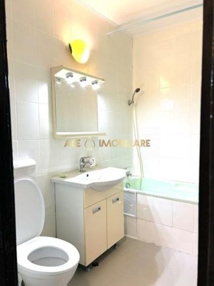 Apartament cu 2 camere semidecomandat, mobilat în Rahova