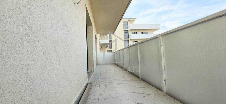 Apartament cu 3 camere semidecomandat în Florești