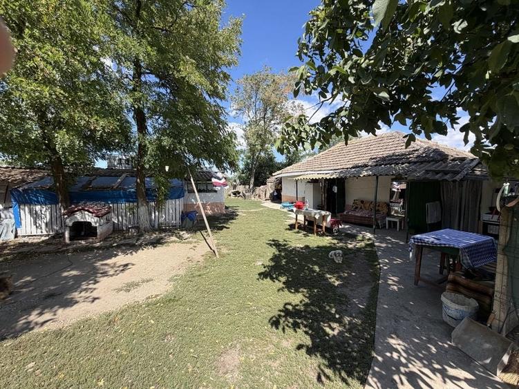 Casă cu 4 camere în Pantelimon