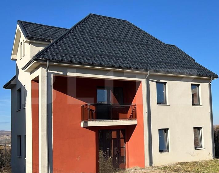 Casă individuală cu 6 camere cu Canalizare în Dezmir