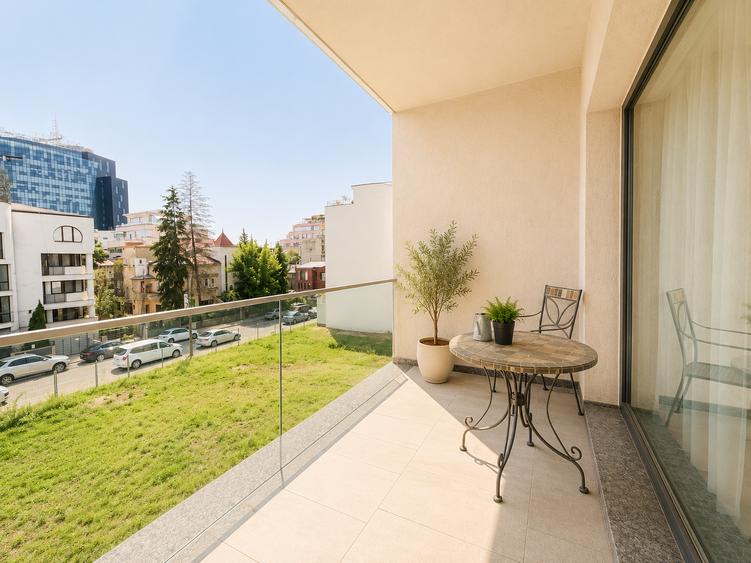 Apartament cu 4 camere decomandat în Aviatorilor