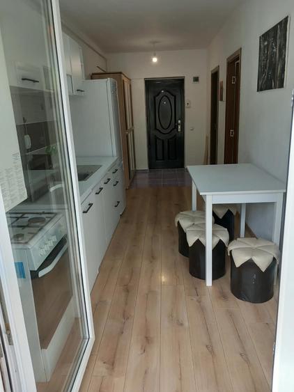 Apartament decomandat în Florești