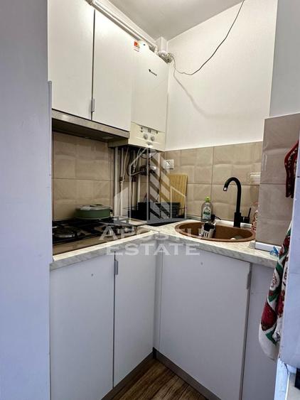Apartament cu 4 camere decomandat, mobilat în Gheorghe Lazăr