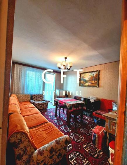 Apartament cu 4 camere decomandat în Sud