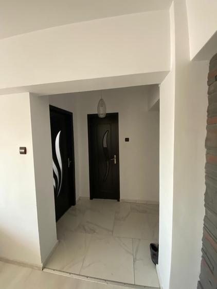 Apartament cu 3 camere semidecomandat în Fălticeni