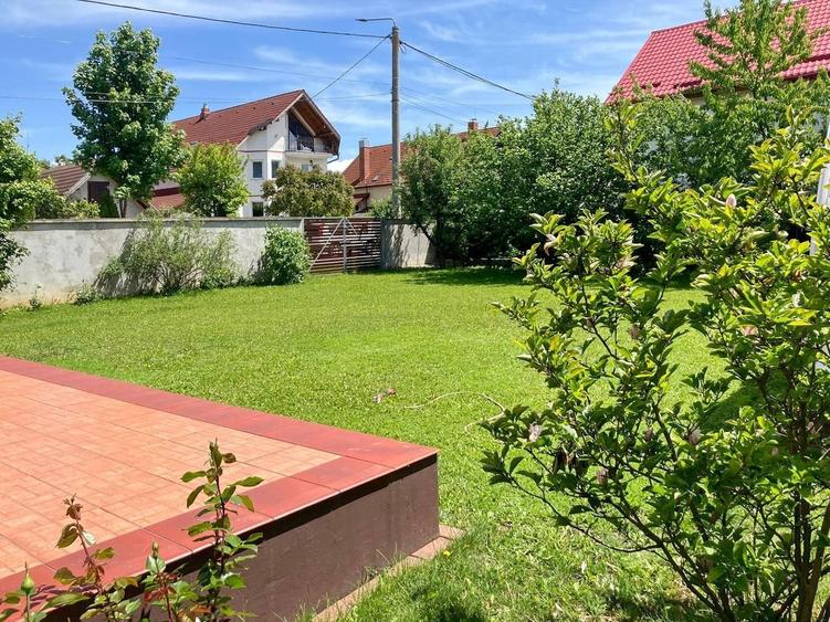 Casă individuală cu 5 camere cu Canalizare în Hărman