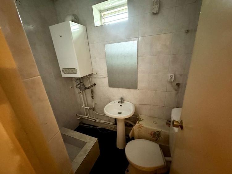 Apartament cu 4 camere decomandat în Central