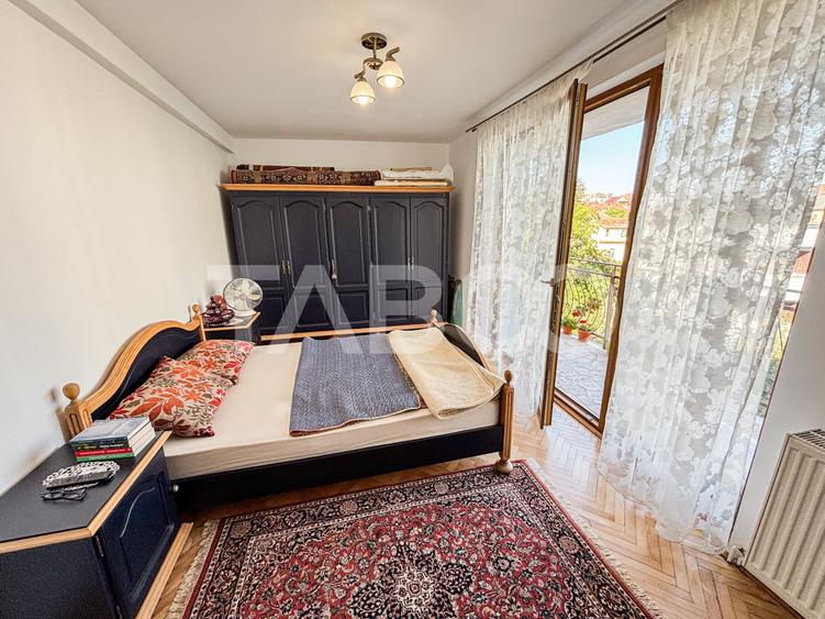 Apartament cu 3 camere semidecomandat, mobilat în Andrei Mureșanu