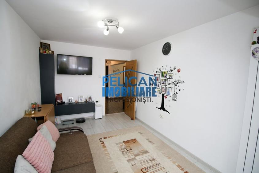 Apartament cu 4 camere decomandat, mobilat în Central